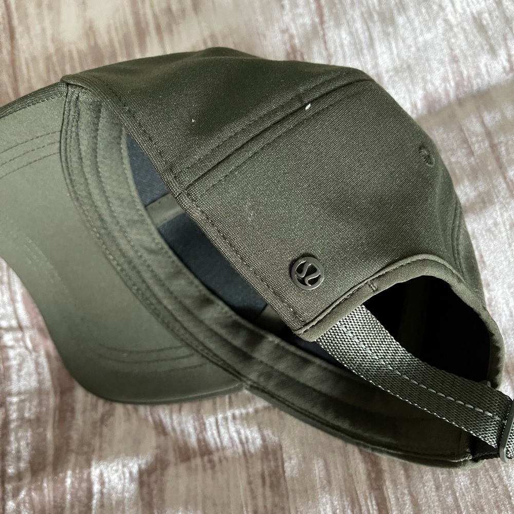 Lululemon hat